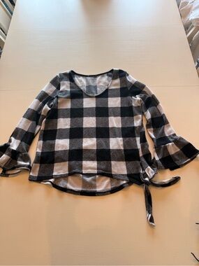 Woman's Black & White Buffalo-Check Tie-Hem Tunic Top L